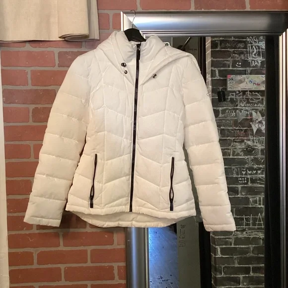 Calvin Klein Women's white Puffer Jacket small - Picture 1 of 6